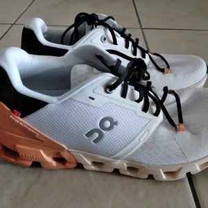 Women's On Cloudflyer 4 Size 9.5